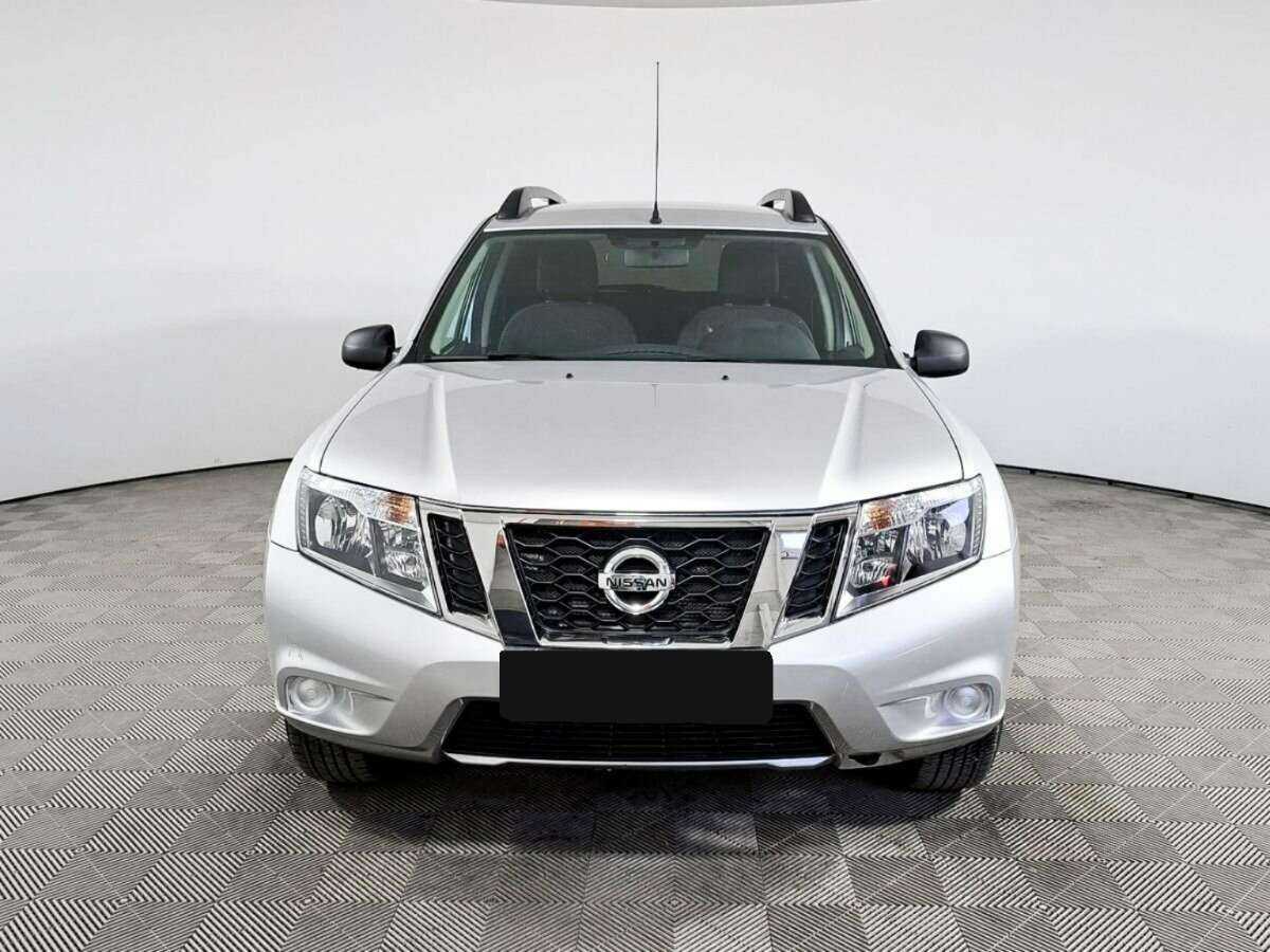 Nissan Terrano б/у, 2019, Механическая. Фото: #1
