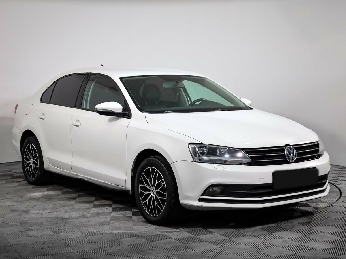 Volkswagen Jetta б/у, 2015, Механическая. Фото: #2
