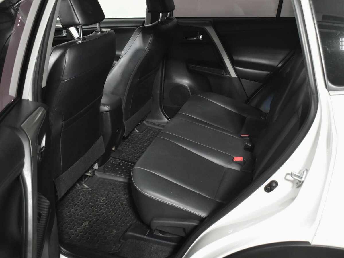 Toyota RAV4 б/у, 2015, Автоматическая. Фото: #11