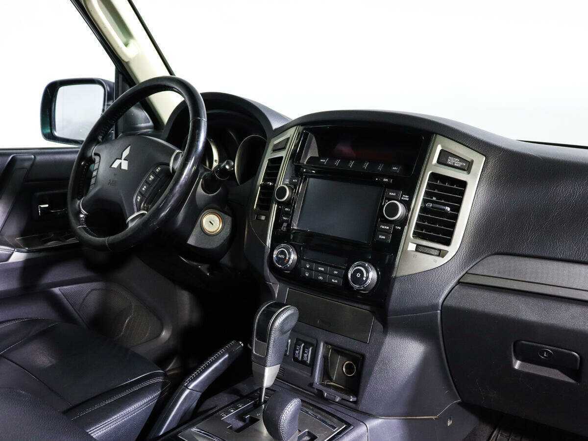 Mitsubishi Pajero б/у, 2014, Автоматическая. Фото: #6