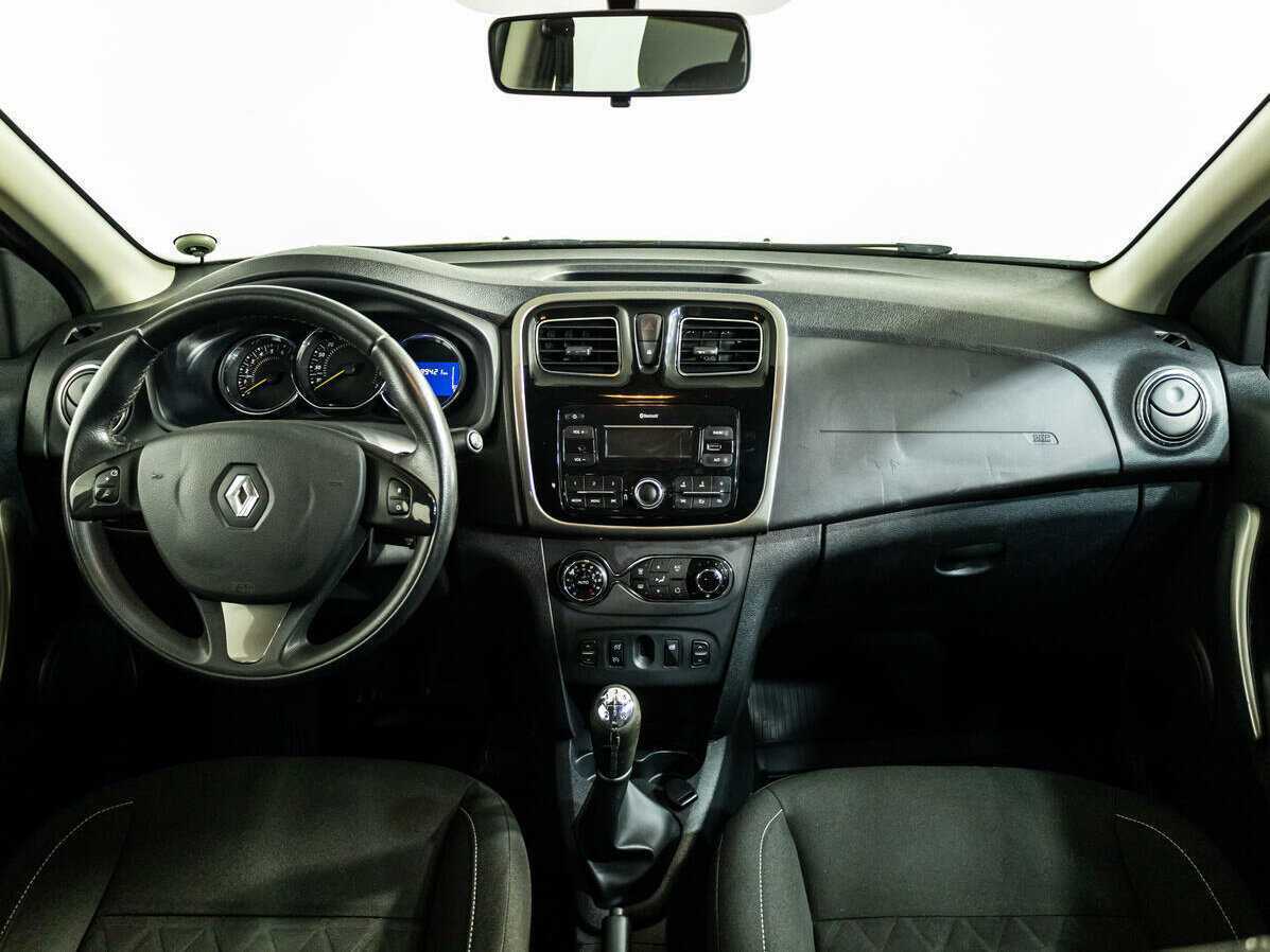 Renault Sandero б/у, 2017, Механическая. Фото: #11