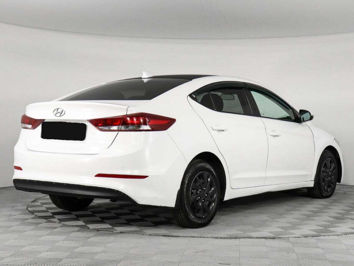 Hyundai Elantra б/у, 2018, Механическая. Фото: #1