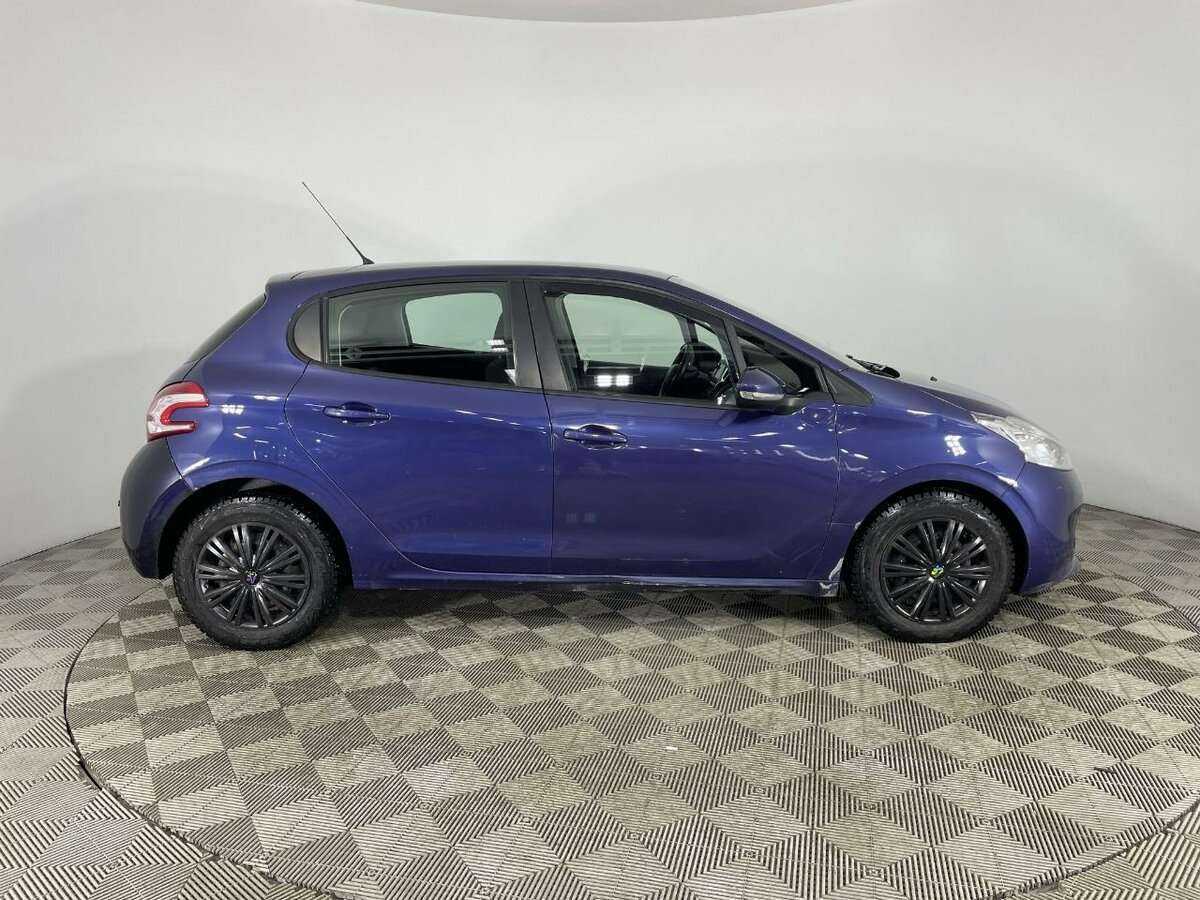 Peugeot 208 б/у, 2014, Автоматическая. Фото: #3