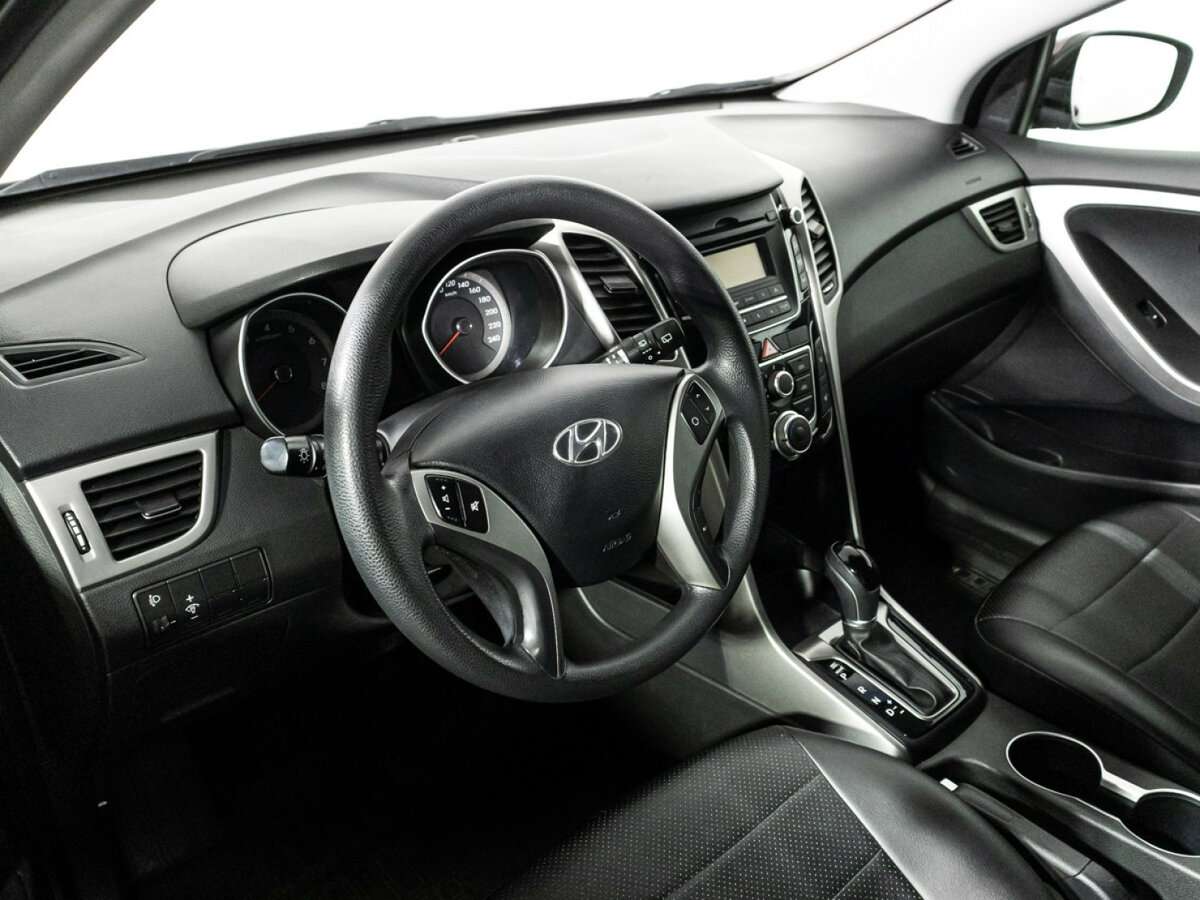 Hyundai i30 б/у, 2016, Автоматическая. Фото: #10