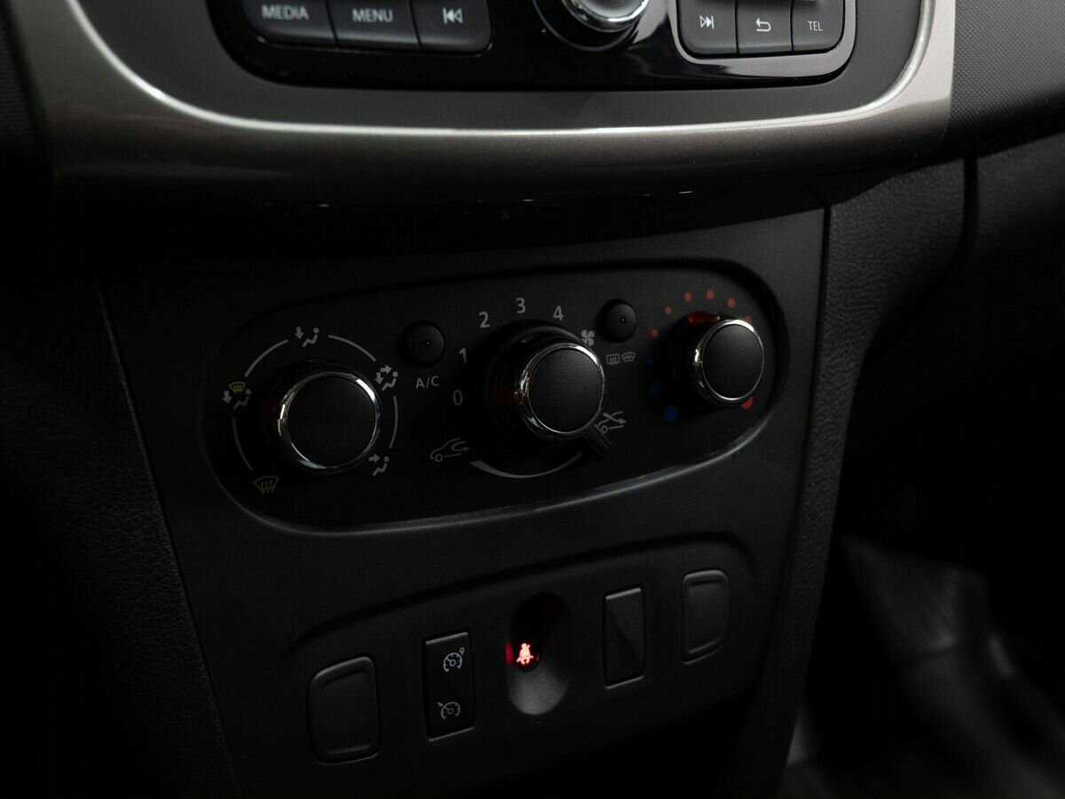Renault Sandero б/у, 2020, Механическая. Фото: #18