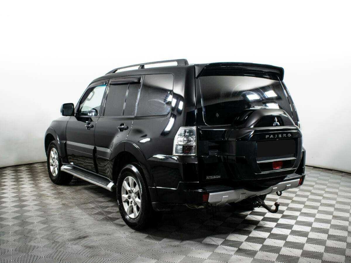 Mitsubishi Pajero б/у, 2015, Автоматическая. Фото: #4