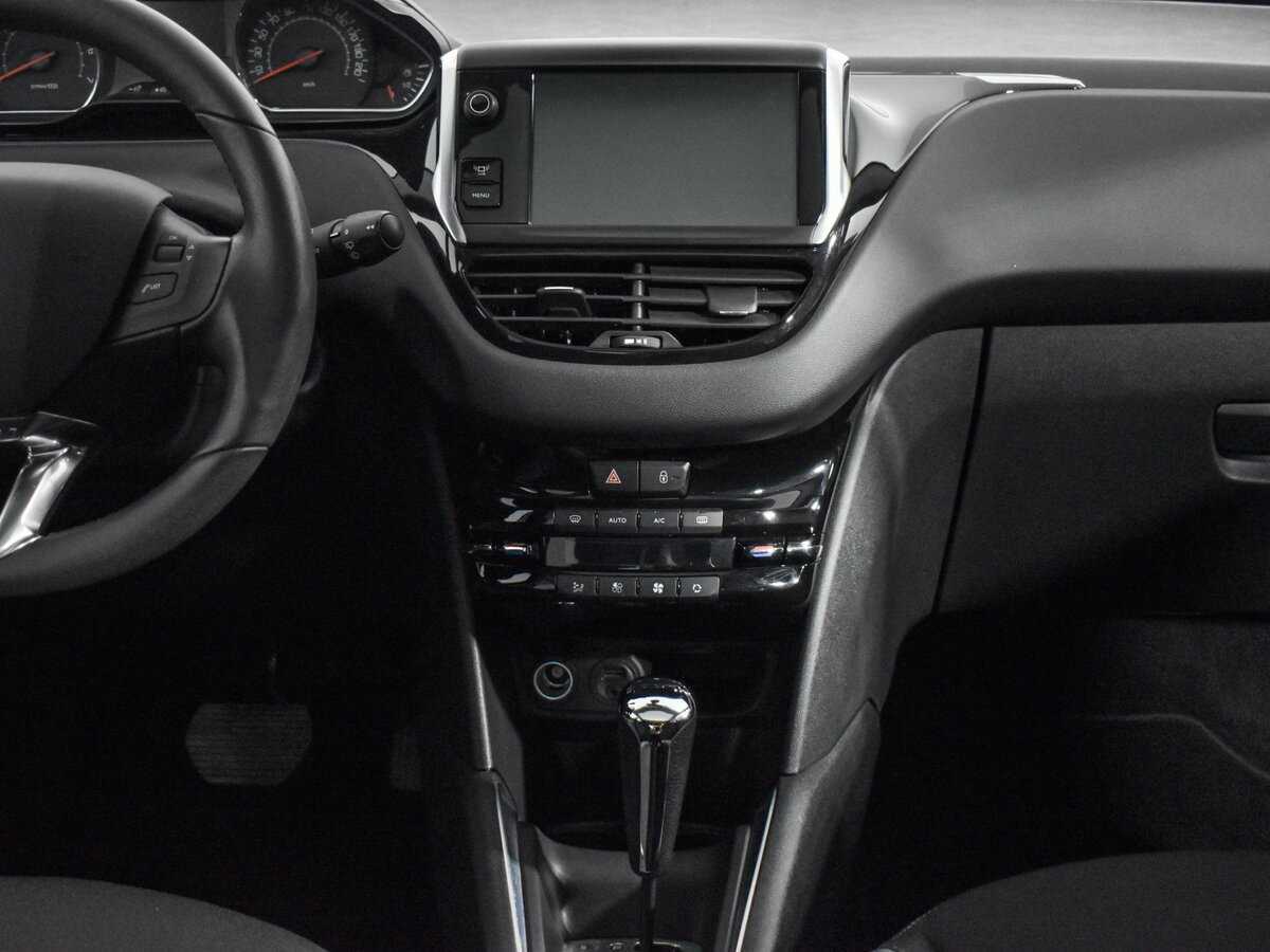 Peugeot 208 б/у, 2014, Автоматическая. Фото: #13