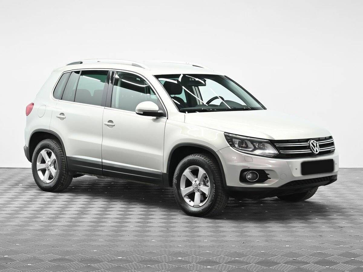 Volkswagen Tiguan б/у, 2012, Автоматическая. Фото: #1