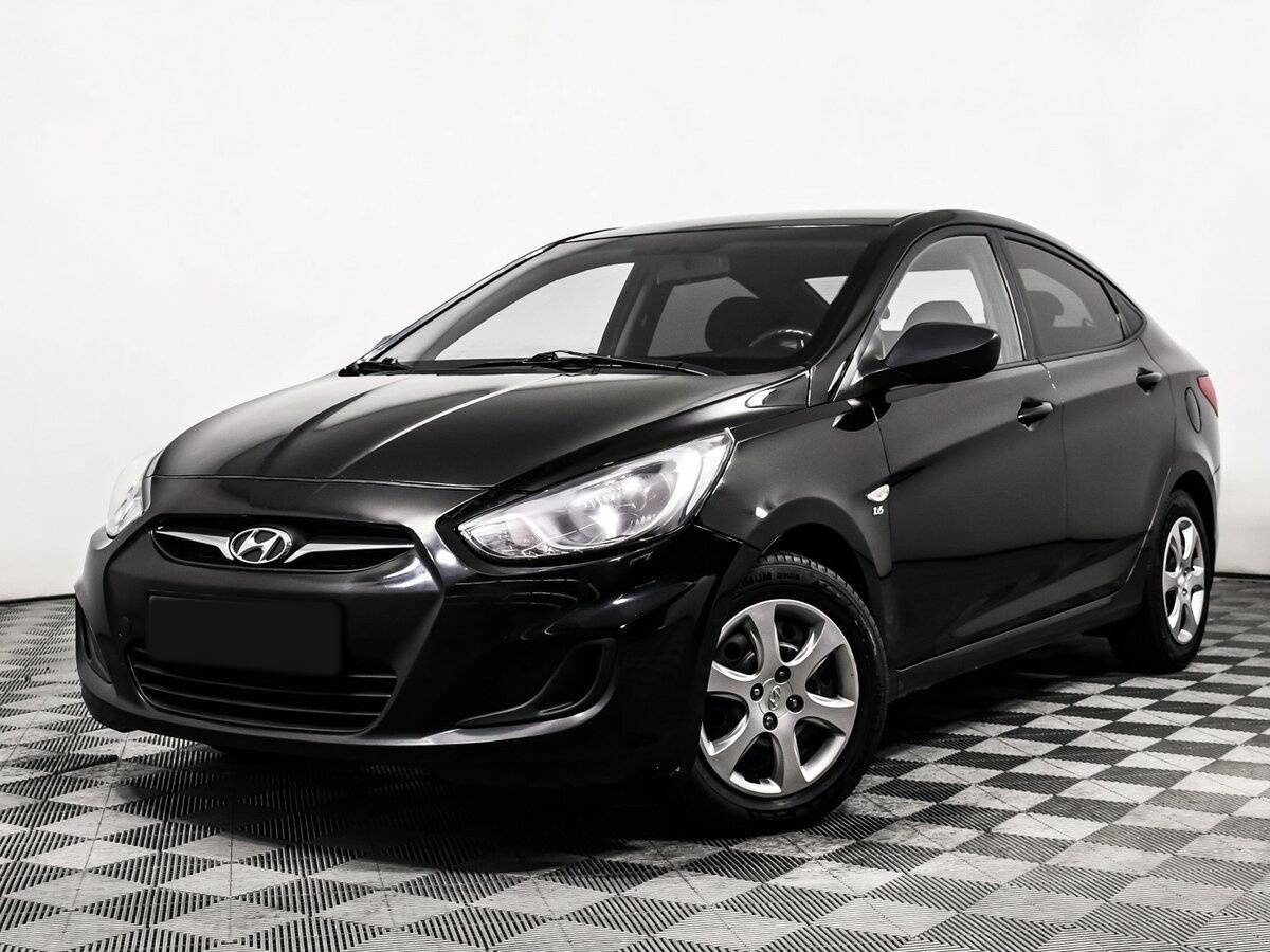 Hyundai Solaris б/у, 2012, Механическая. Посмотреть фото
