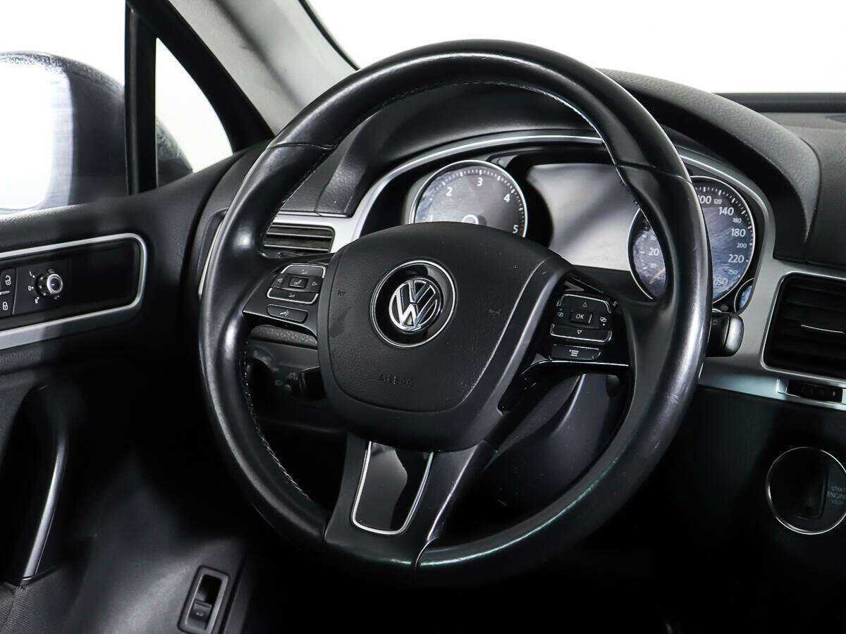 Volkswagen Touareg б/у, 2013, Автоматическая. Фото: #14