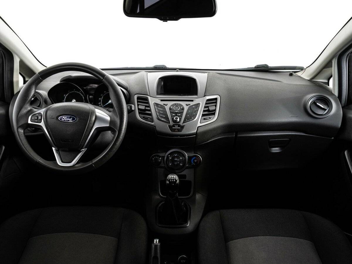 Ford Fiesta б/у, 2015, Механическая. Фото: #7