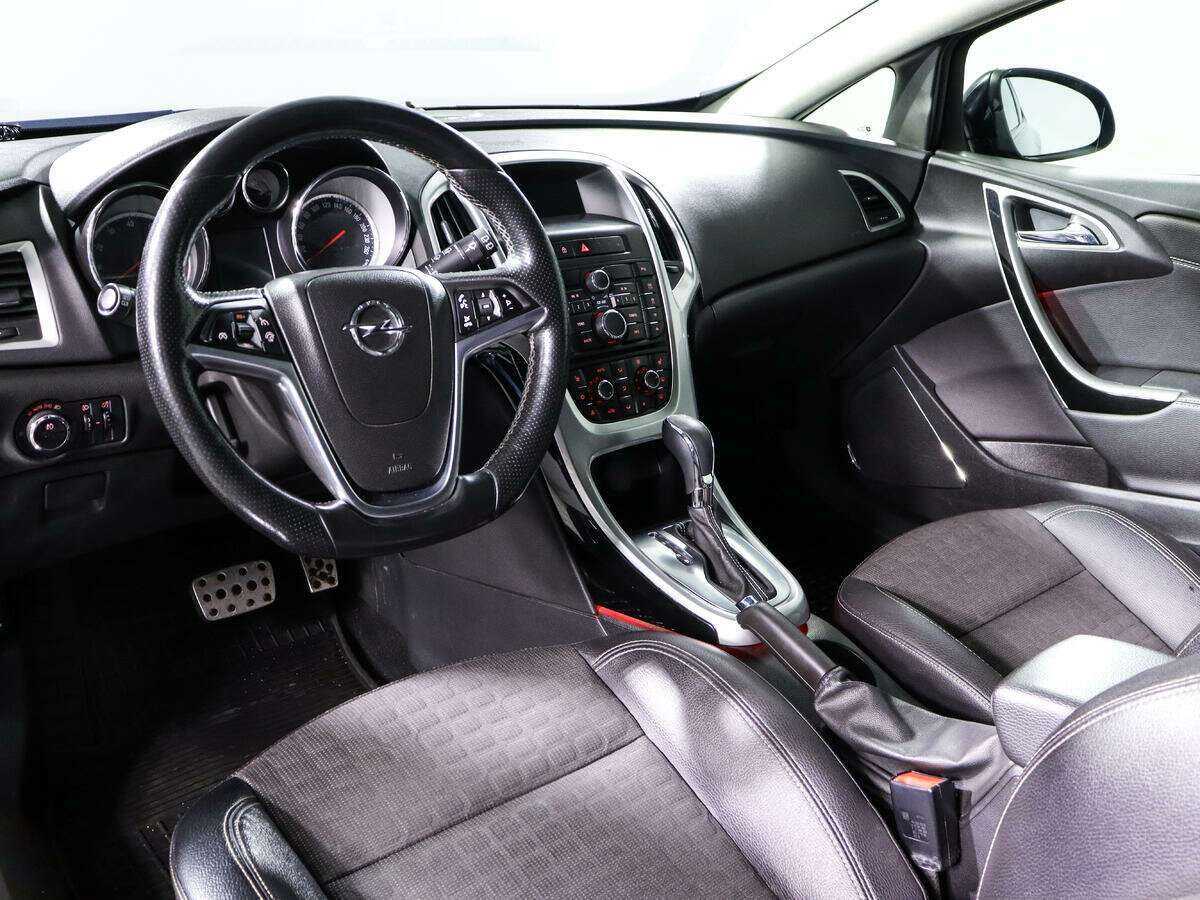 Opel Astra б/у, 2013, Автоматическая. Фото: #13