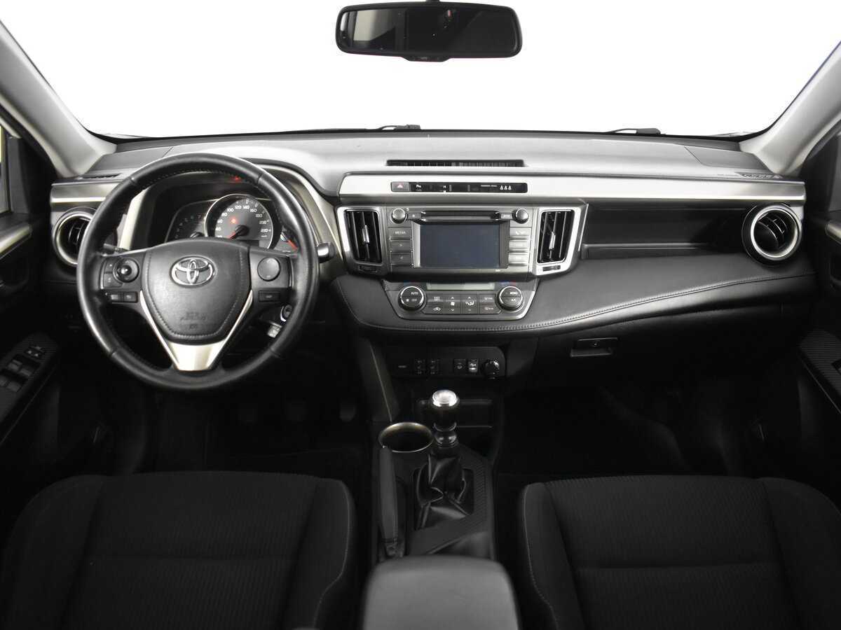 Toyota RAV4 б/у, 2015, Механическая. Фото: #11