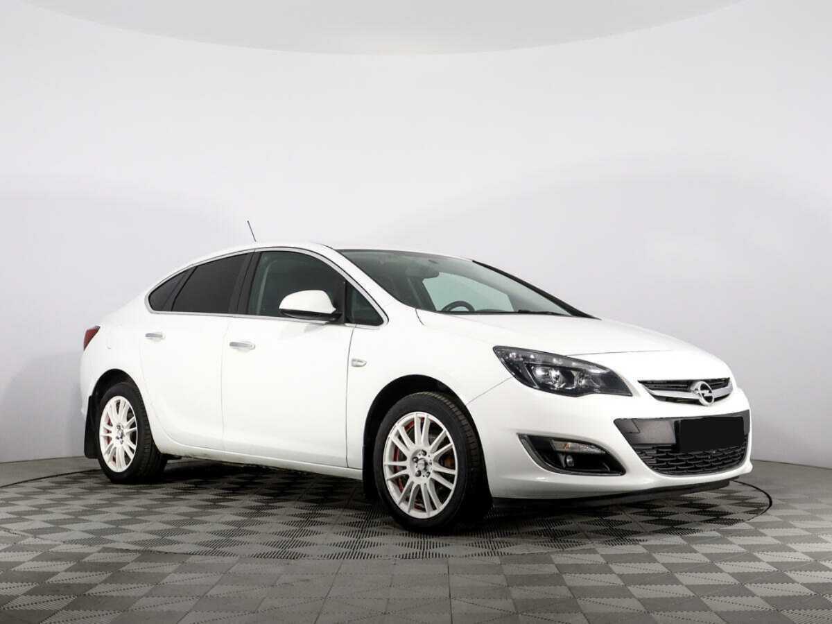 Opel Astra б/у, 2013, Автоматическая. Фото: #2