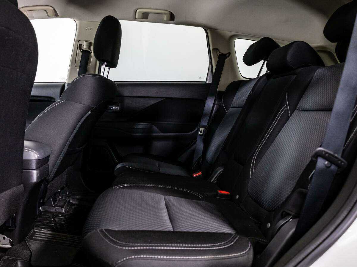 Mitsubishi Outlander б/у, 2021, Вариатор. Фото: #8