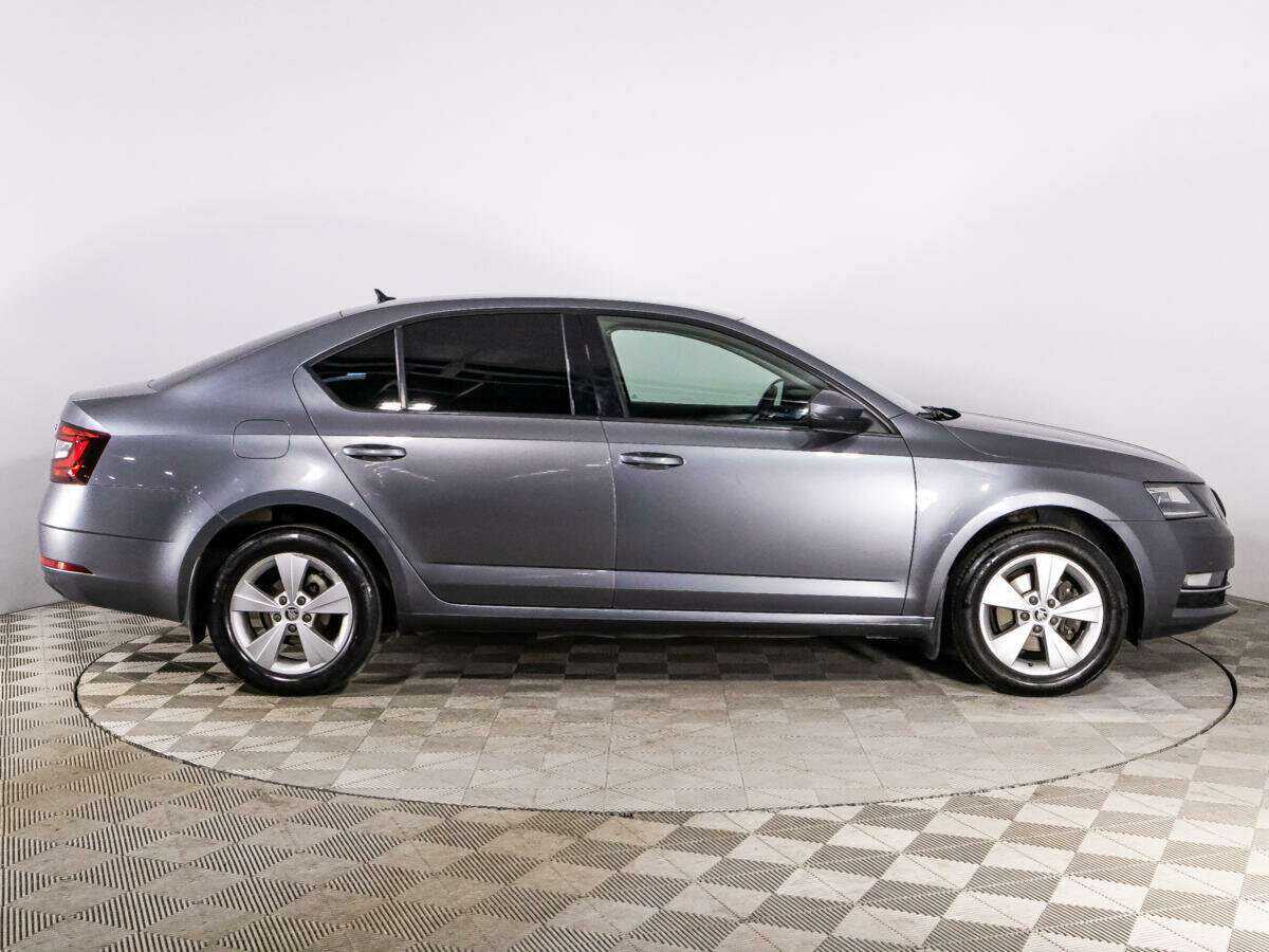 Skoda Octavia б/у, 2018, Механическая. Фото: #3