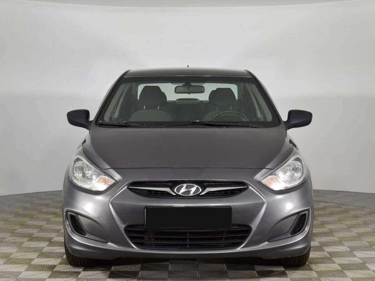 Hyundai Solaris б/у, 2013, Механическая. Фото: #2