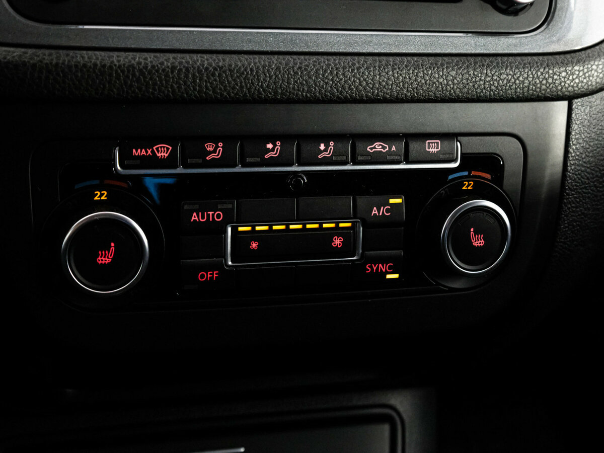 Volkswagen Tiguan б/у, 2014, Механическая. Фото: #10