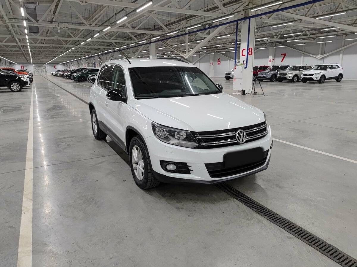 Volkswagen Tiguan б/у, 2015, Роботизированная. Фото: #2