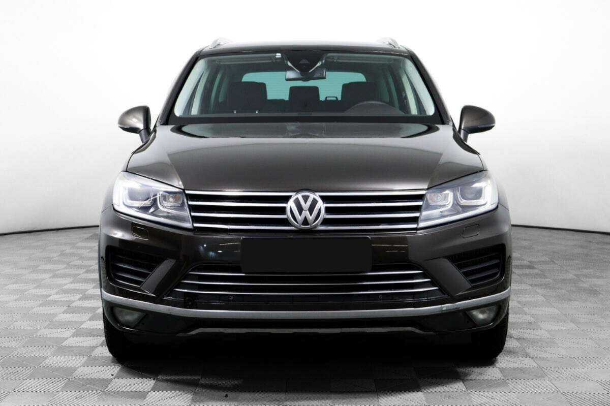 Volkswagen Touareg б/у, 2015, Автоматическая. Фото: #1