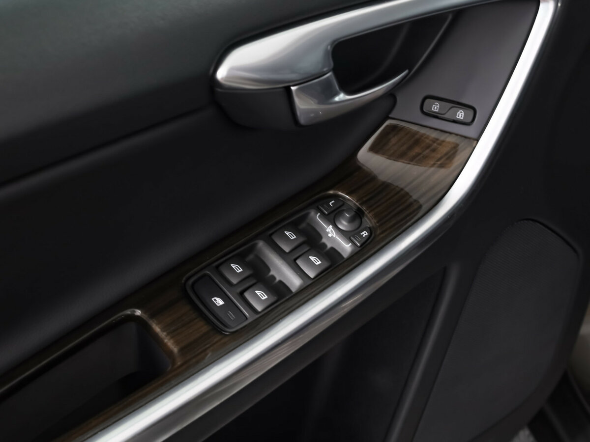 Volvo XC60 б/у, 2017, Автоматическая. Фото: #11