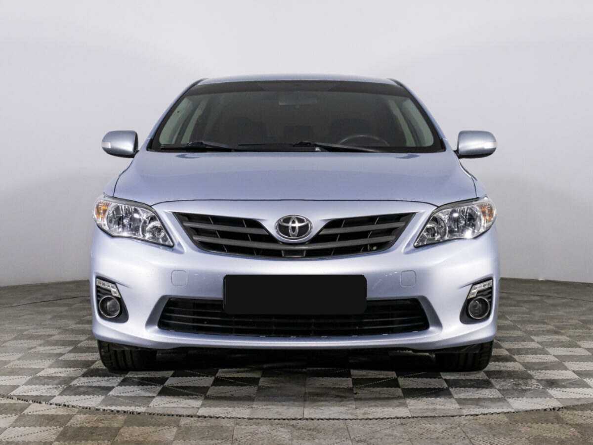 Toyota Corolla б/у, 2013, Механическая. Фото: #1