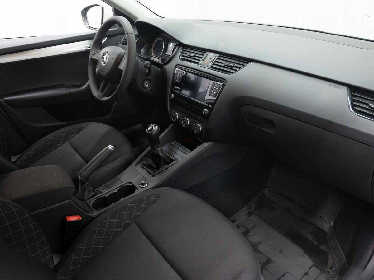 Skoda Octavia б/у, 2019, Механическая. Фото: #19