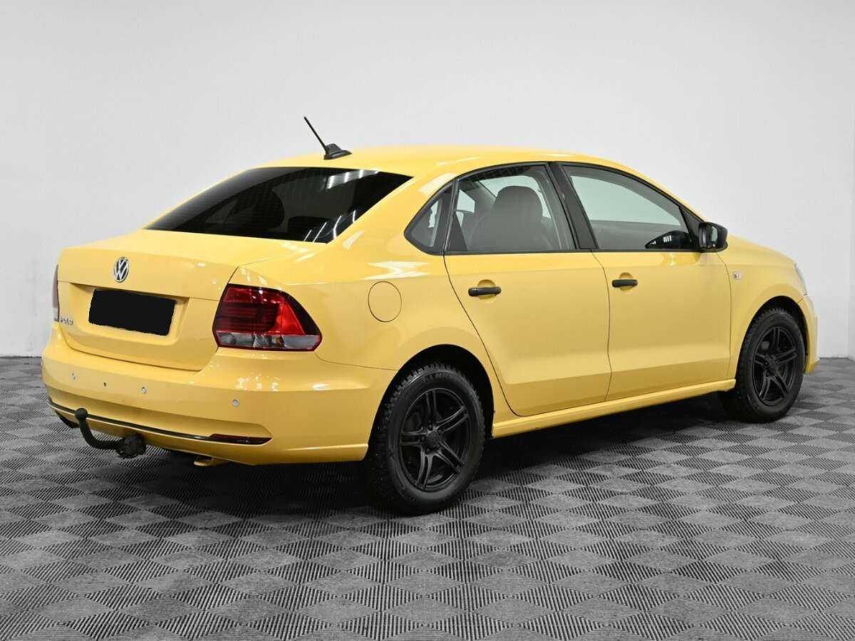 Volkswagen Polo б/у, 2017, Механическая. Фото: #1