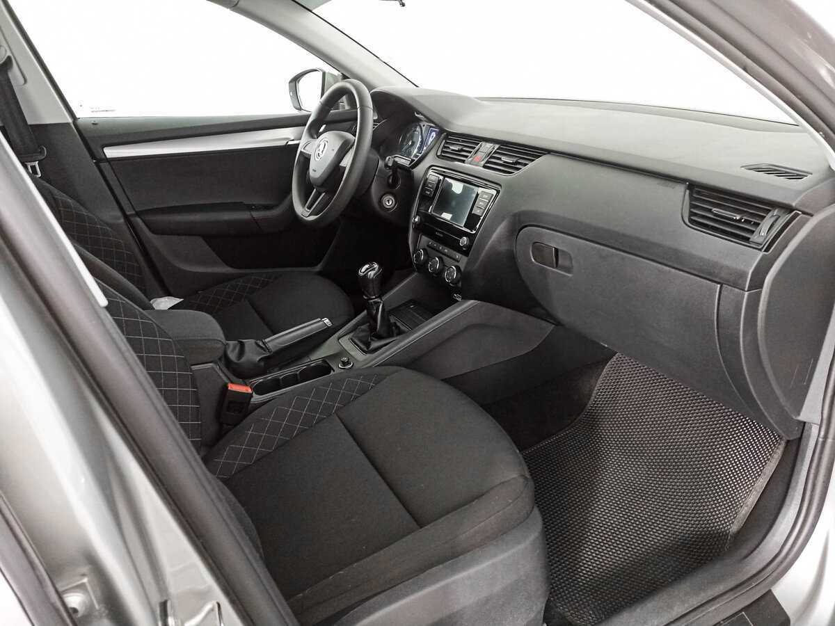 Skoda Octavia б/у, 2019, Механическая. Фото: #8