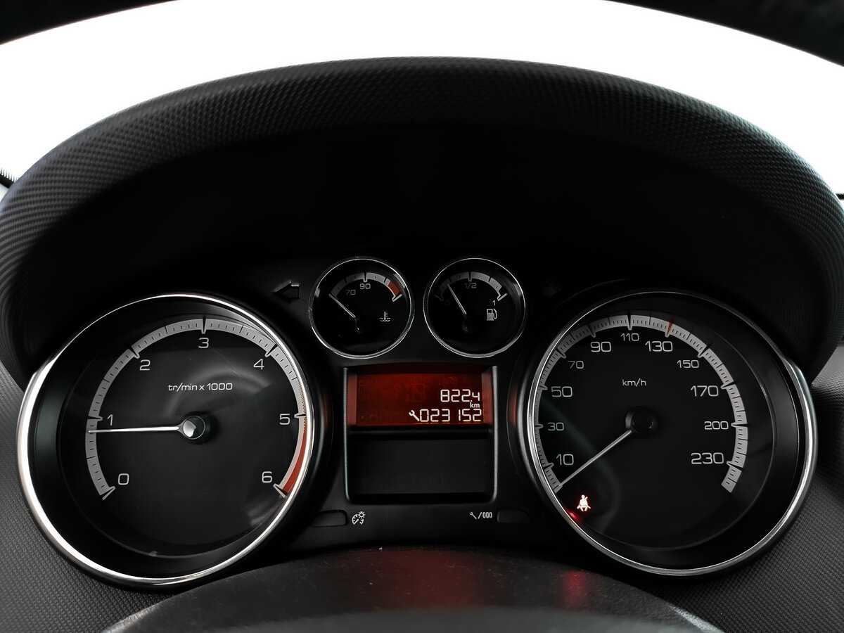 Peugeot 408 б/у, 2020, Механическая. Фото: #11