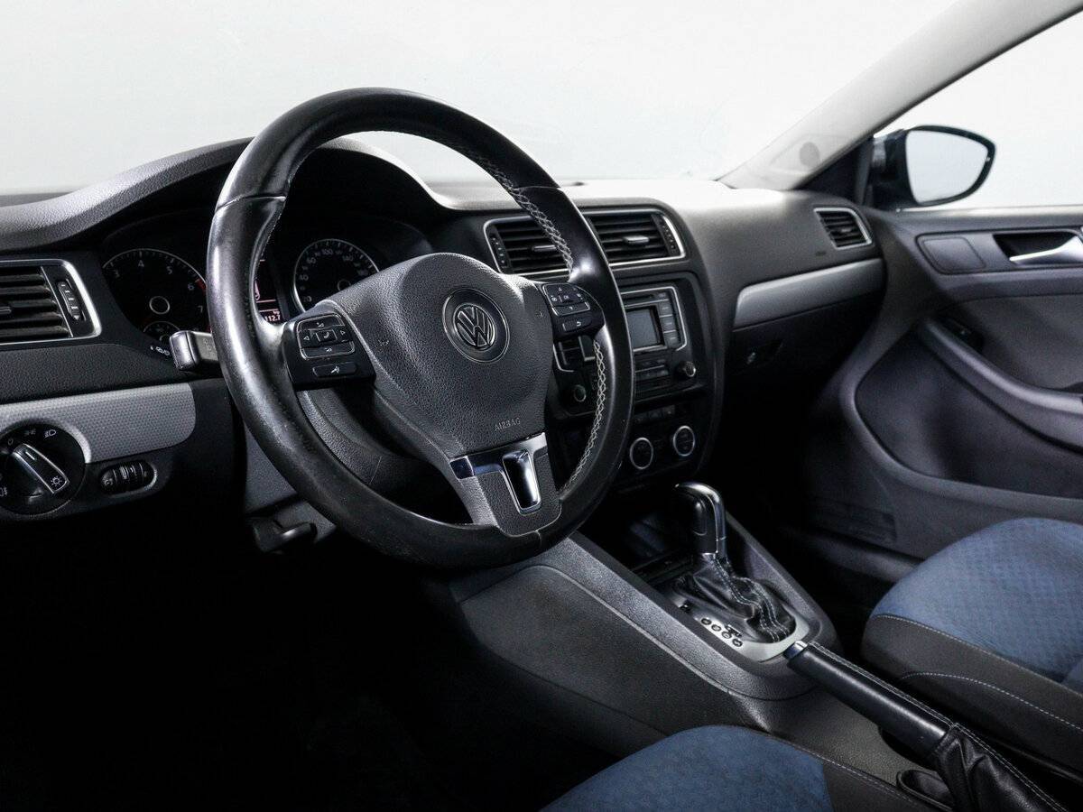 Volkswagen Jetta б/у, 2013, Автоматическая. Фото: #13