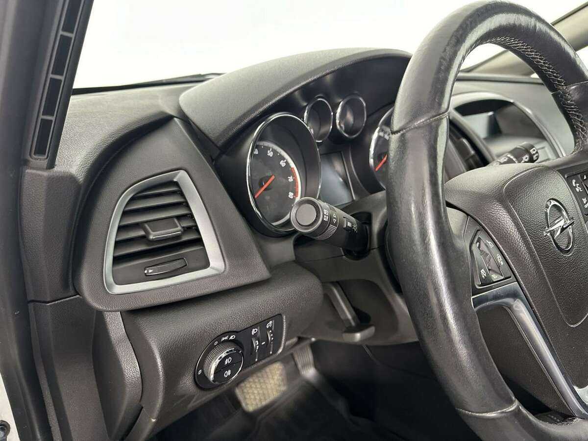 Opel Astra б/у, 2013, Автоматическая. Фото: #5