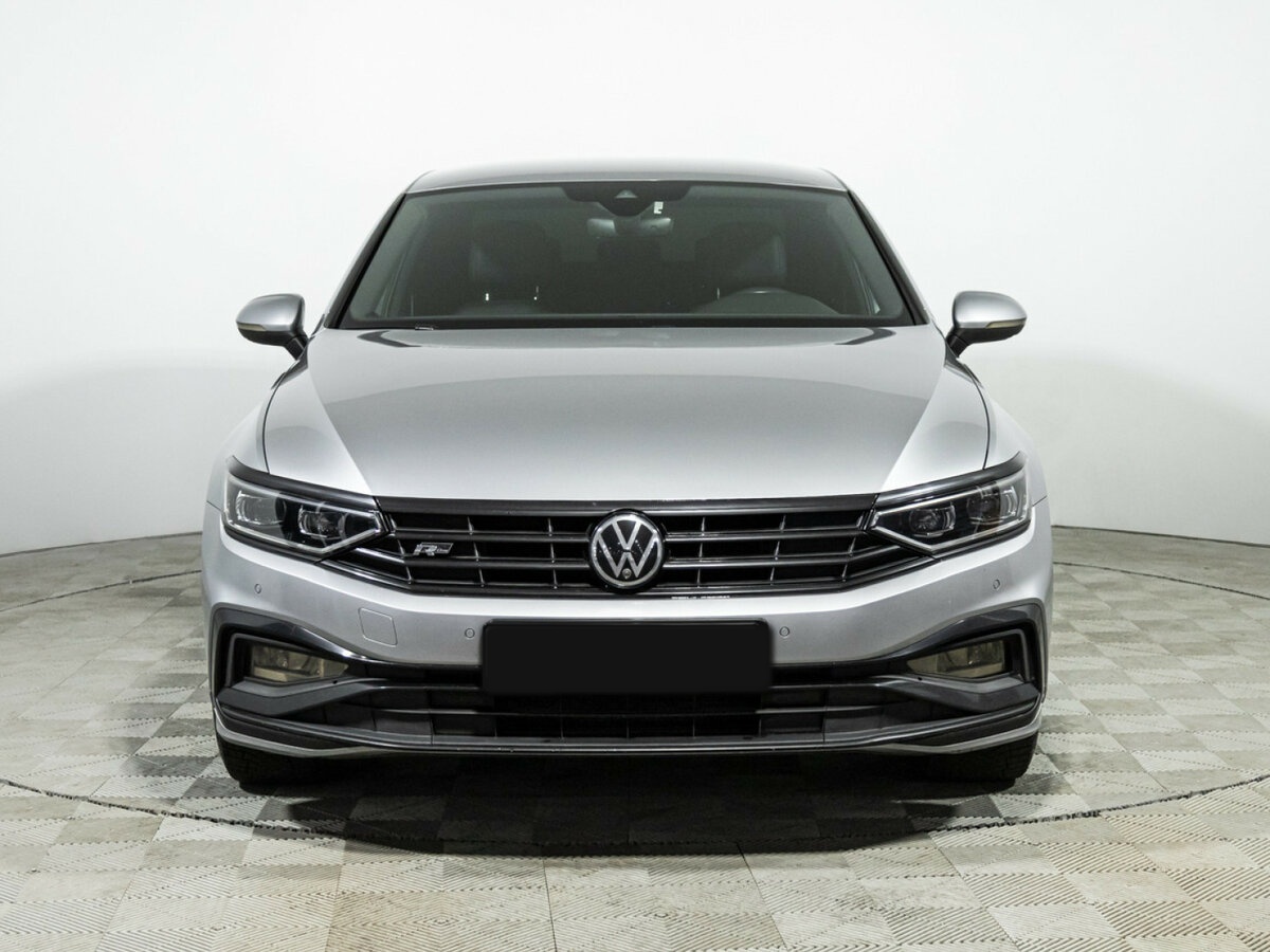 Volkswagen Passat б/у, 2021, Роботизированная. Фото: #1