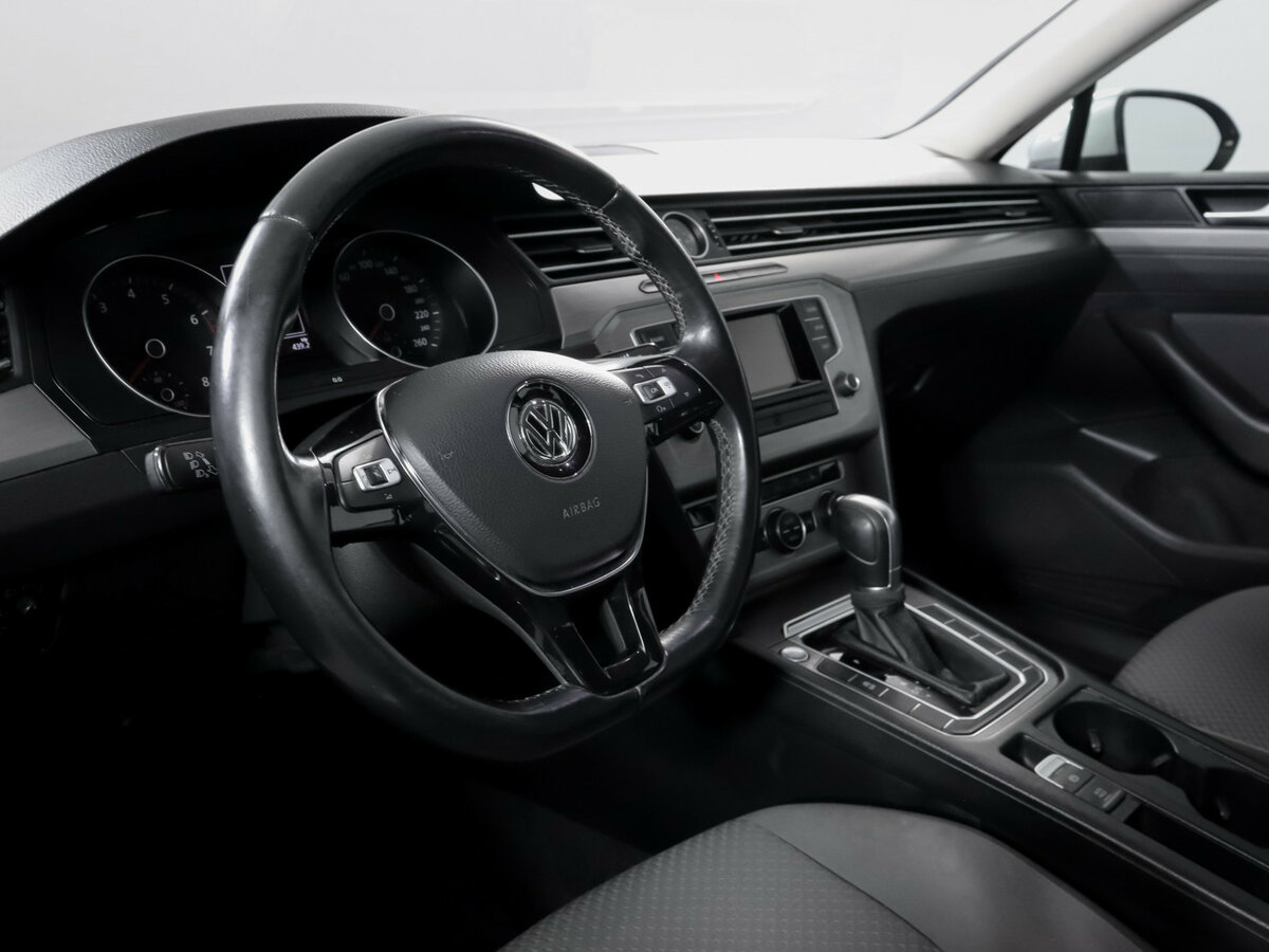 Volkswagen Passat б/у, 2017, Роботизированная. Фото: #12