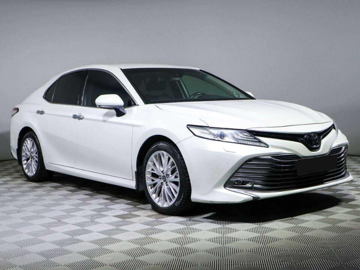 Toyota Camry б/у, 2018, Автоматическая. Фото: #2