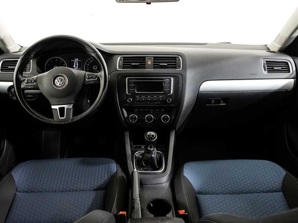 Volkswagen Jetta б/у, 2013, Механическая. Фото: #7