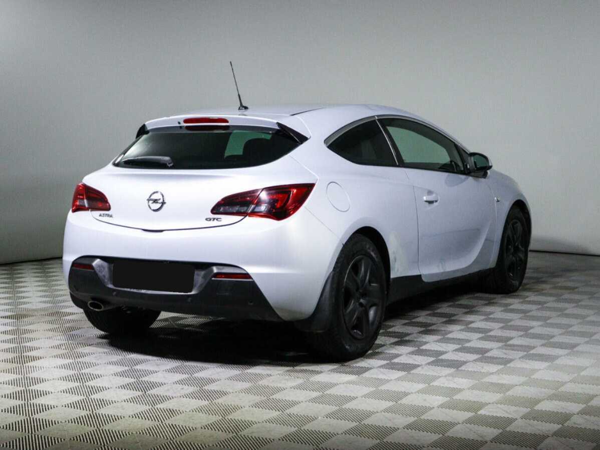 Opel Astra б/у, 2013, Механическая. Фото: #3