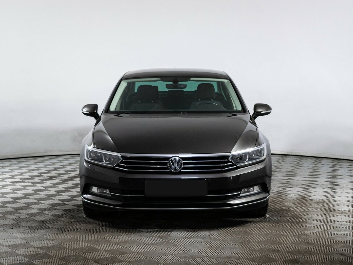 Volkswagen Passat б/у, 2017, Роботизированная. Фото: #1