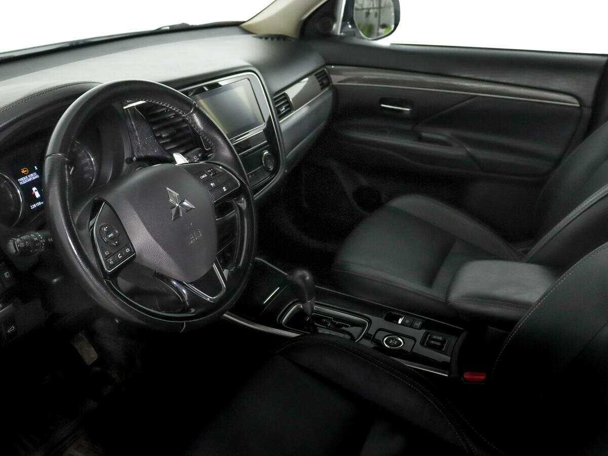Mitsubishi Outlander б/у, 2019, Автоматическая. Фото: #9