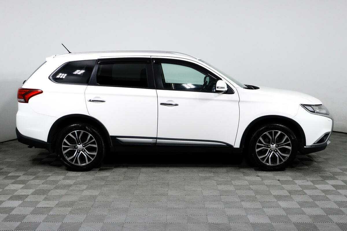 Mitsubishi Outlander б/у, 2016, Вариатор. Фото: #3