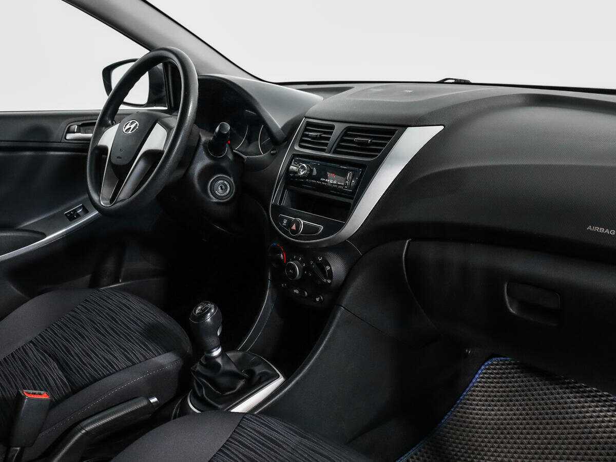 Hyundai Solaris б/у, 2016, Механическая. Фото: #8