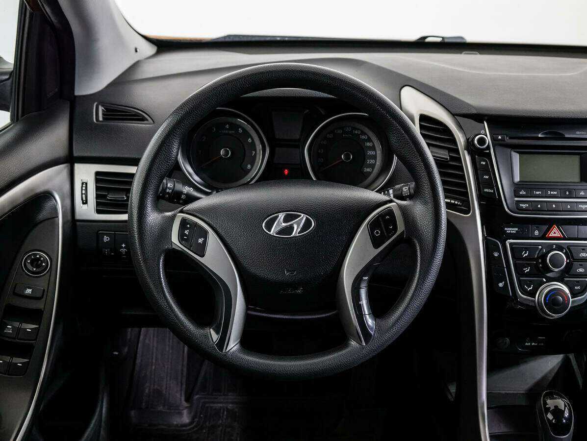 Hyundai i30 б/у, 2016, Автоматическая. Фото: #11