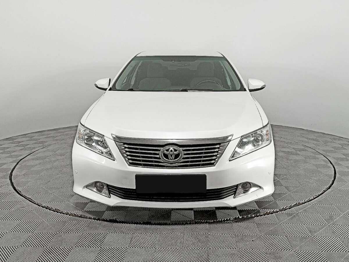 Toyota Camry б/у, 2014, Автоматическая. Фото: #1