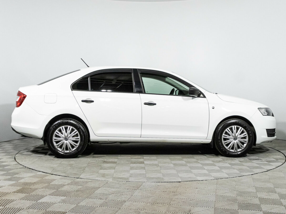 Skoda Rapid б/у, 2015, Автоматическая. Фото: #3