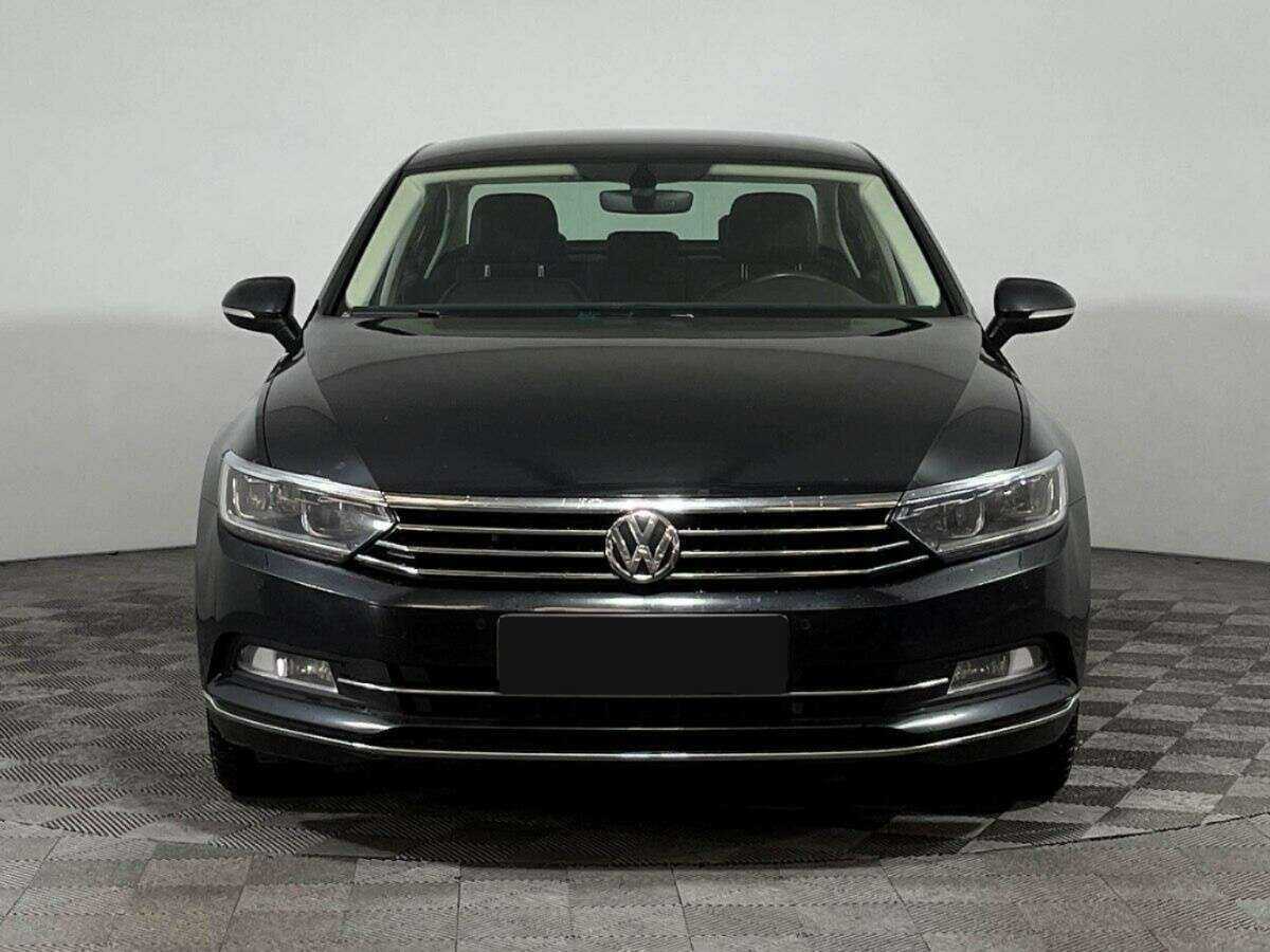 Volkswagen Passat б/у, 2017, Роботизированная. Фото: #1