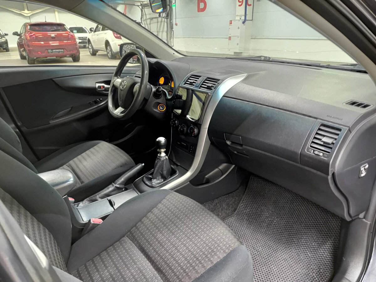 Toyota Corolla б/у, 2012, Механическая. Фото: #10