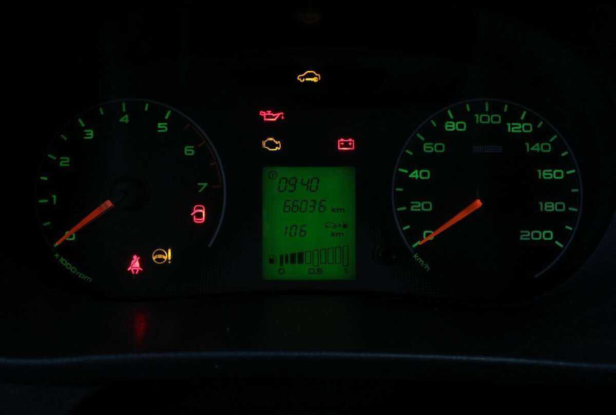 Lada (ВАЗ) Granta б/у, 2015, Механическая. Фото: #7