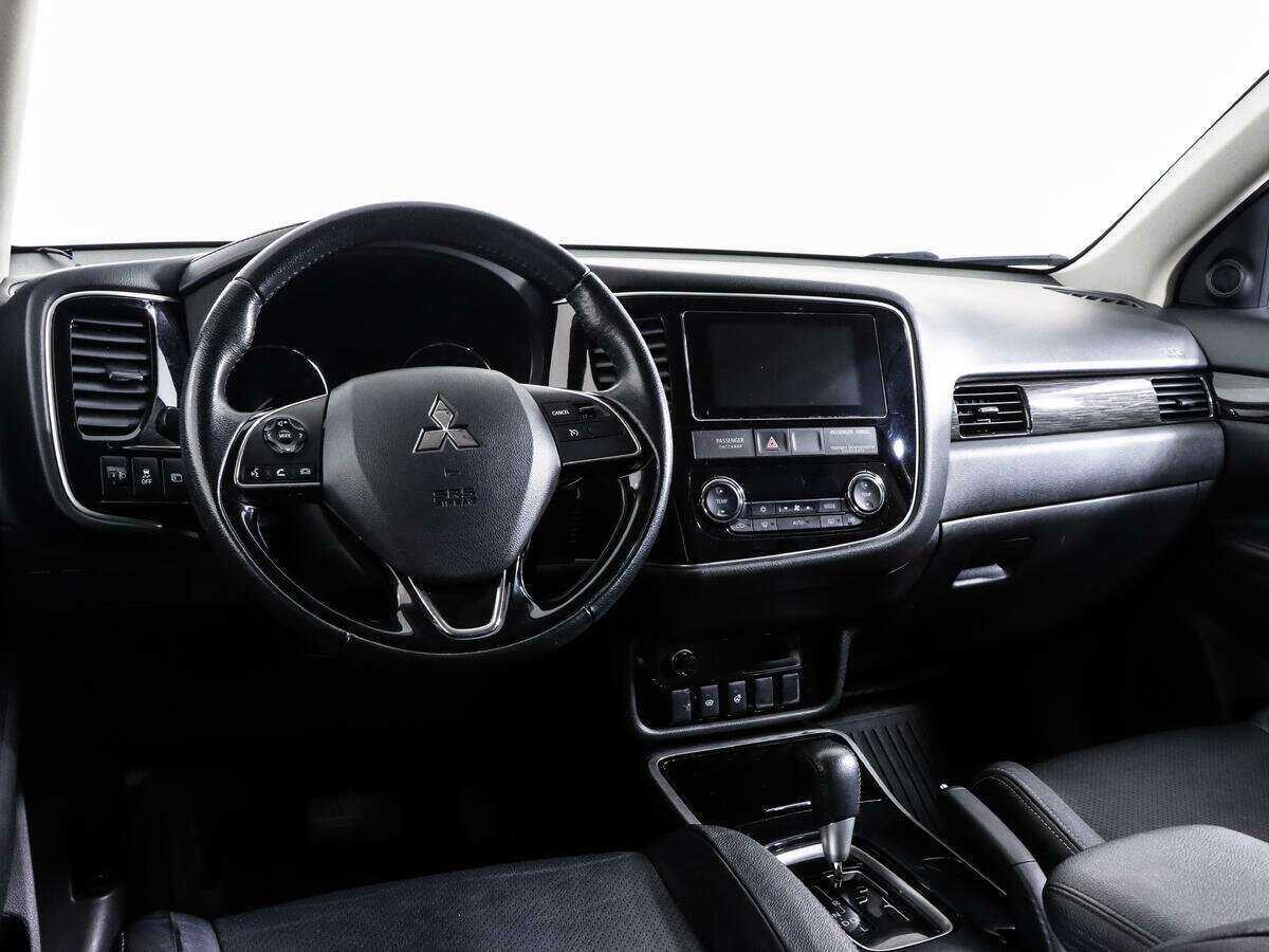 Mitsubishi Outlander б/у, 2018, Вариатор. Фото: #8