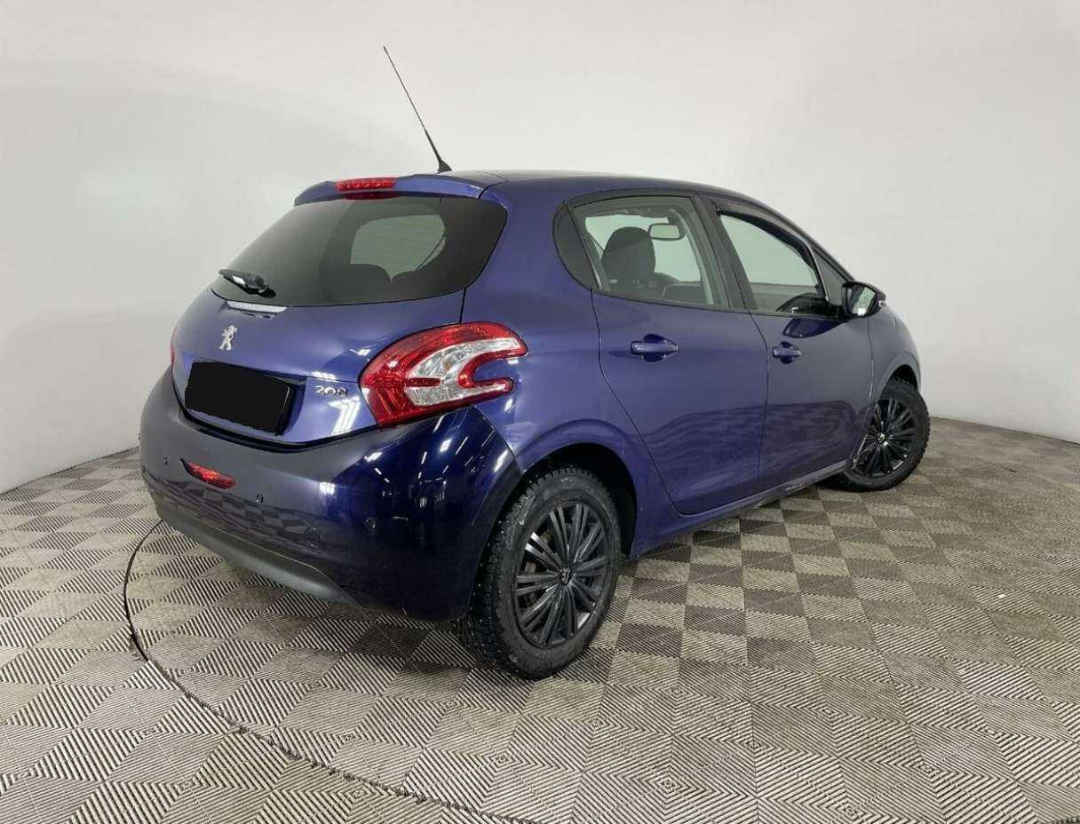 Peugeot 208 б/у, 2014, Автоматическая. Фото: #5
