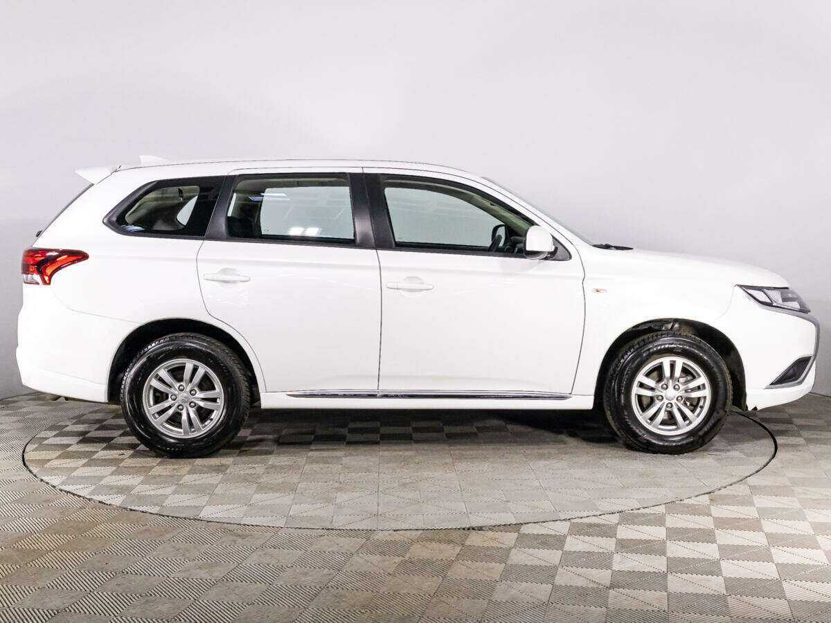 Mitsubishi Outlander б/у, 2022, Вариатор. Фото: #3